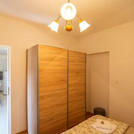 Apartment Perkovic Gustirna